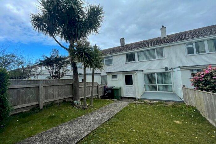 3 Bedroom Property To Rent In Spernen Close, St. Ives, TR26