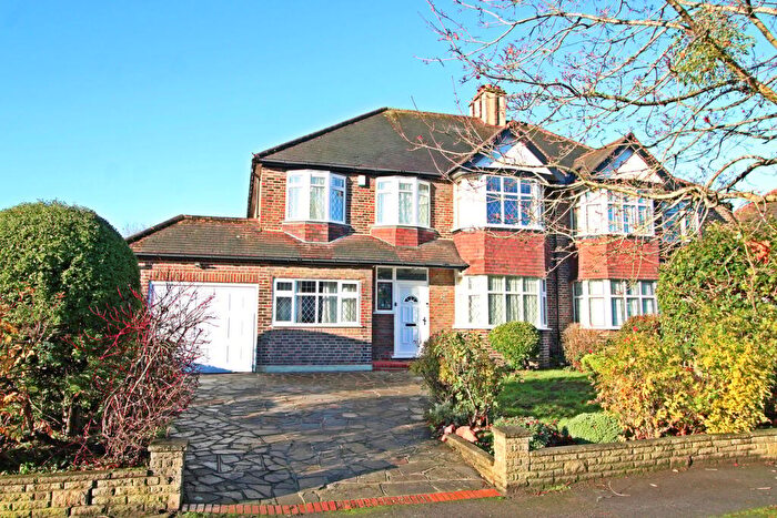 4 Bedroom Semi Detached House For Sale In Greenways, Beckenham, BR3