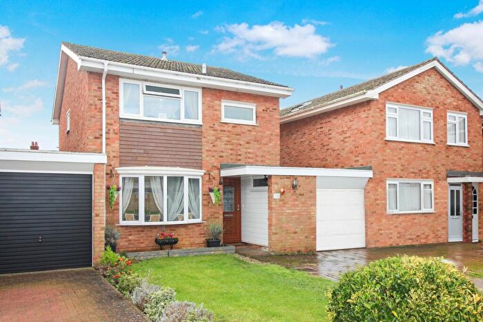 4 Bedroom Link Detached House For Sale In Flexmore Way, Langford, Biggleswade, SG18