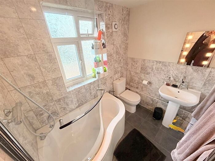 3 Bedroom Flat To Rent In Bradfield Road, Sheffield, S6