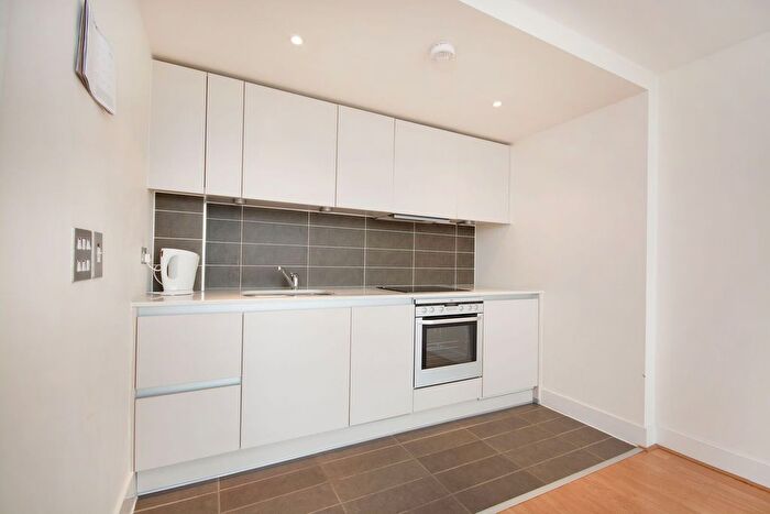 1 Bedroom Flat To Rent In Empire Square, Borough, London, SE1