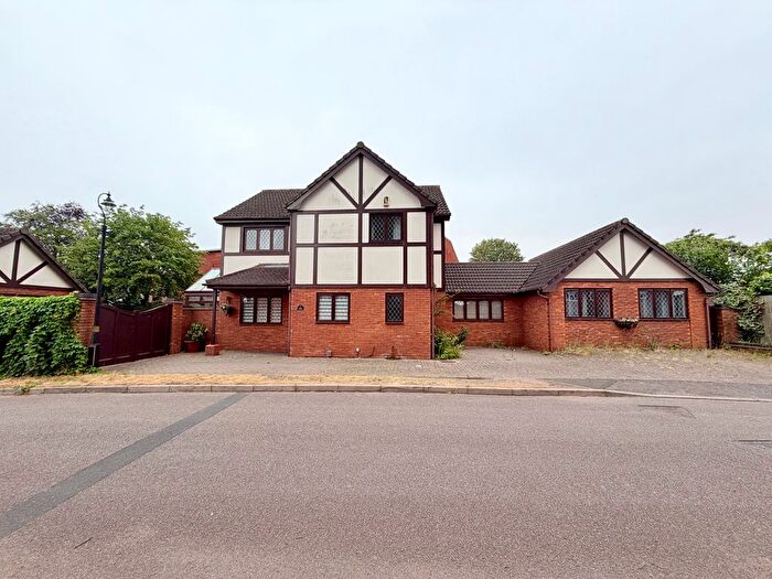 5 Bedroom Villa To Rent In Millers Close, Rushden, NN10