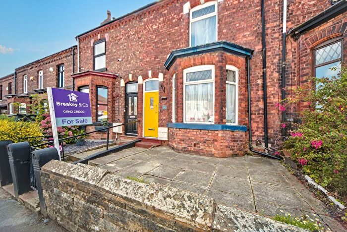 2 Bedroom Terraced House For Sale In Ormskirk Road, Wigan, WN5
