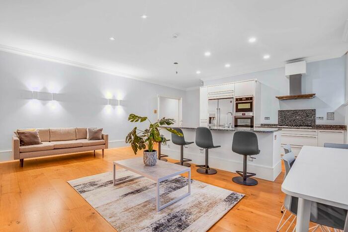 2 Bedroom Flat To Rent In Devonshire Place, London, Greater London, W1G