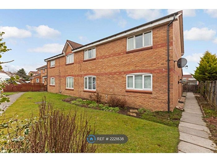 2 Bedroom Flat To Rent In Auchencar Drive, Kilmarnock, KA3