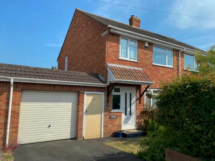 3 Bedroom Semi-Detached House To Rent In Briar Close, Burnham On Sea, TA8