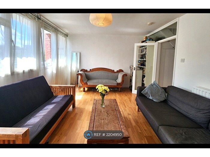 3 Bedroom Maisonette To Rent In Lorrimore Road, London, SE17