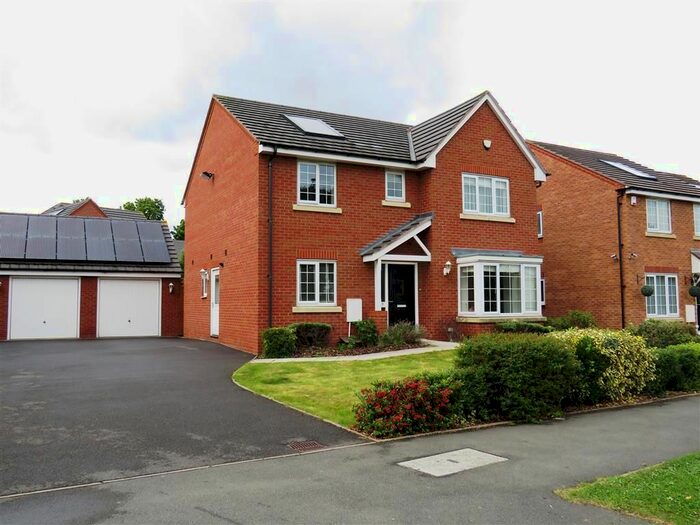 4 Bedroom Detached House To Rent In Lanchester Way, Castle Bromwich, Birmingham, B36