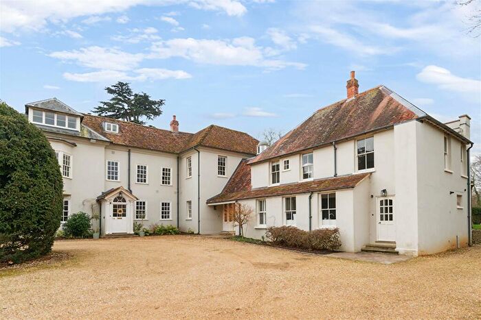 10 Bedroom Country House To Rent In South Street, Wilton, SP2