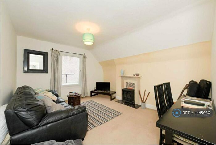 1 Bedroom Flat To Rent In East Street, Epsom, KT17