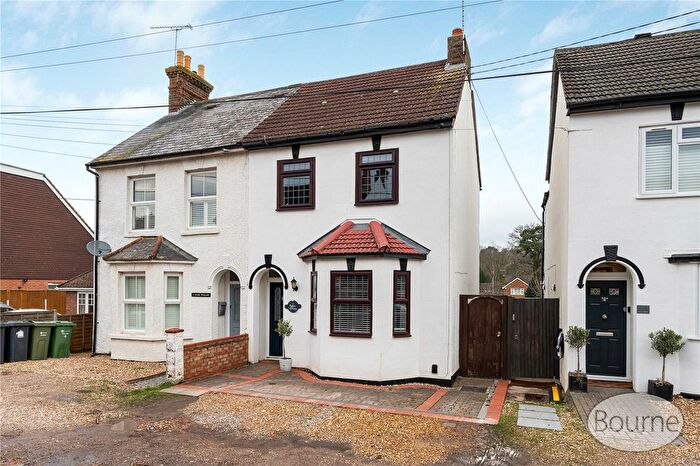 3 Bedroom Semi Detached House For Sale In Woollards Road, Ash Vale, Surrey, GU12