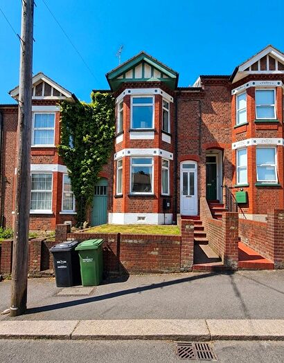 4 Bedroom Terraced House To Rent In Russell Rise, Luton, LU1