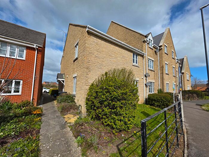 2 Bedroom Maisonette To Rent In Callington Road, Swindon, SN25