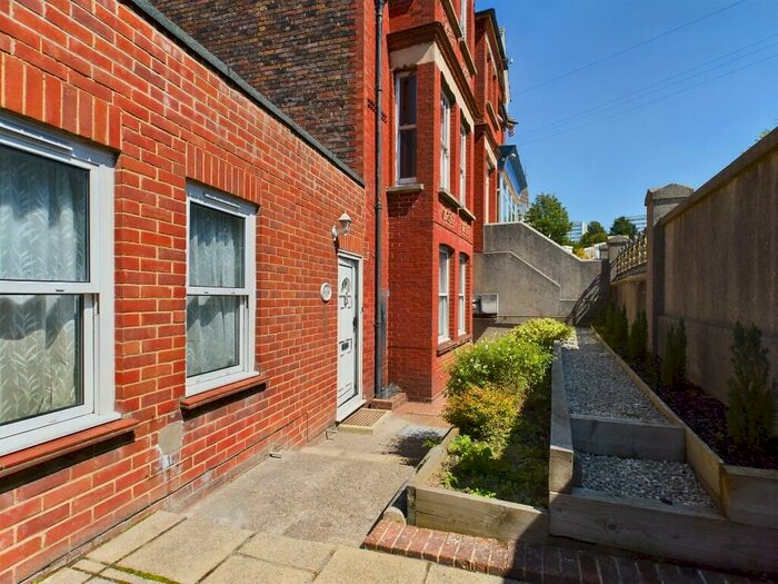 1 Bedroom Flat To Rent In Southdown Avenue, BN1