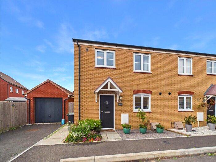 3 Bedroom Semi-Detached House For Sale In Rudge Close, Hardwicke, Gloucester, Gloucestershire, GL2