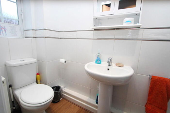 2 Bedroom Flat For Sale In Madison Avenue, Brierley Hill., DY5