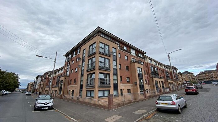 2 Bedroom Flat To Rent In Lymburn Street, Glasgow, G3
