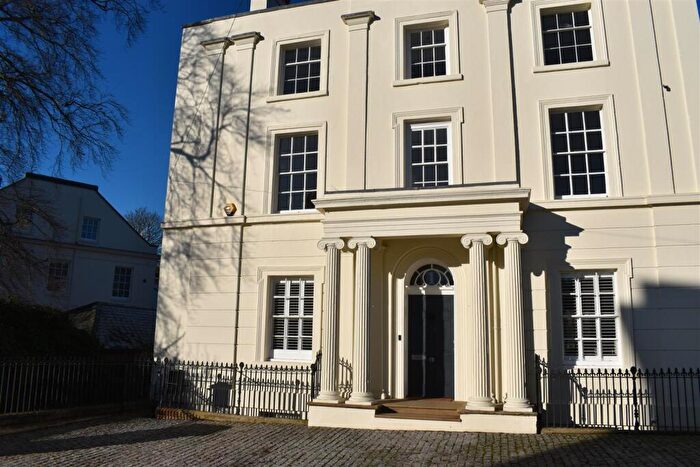 2 Bedroom Apartment To Rent In Clarendon Crescent, Leamington Spa, CV32