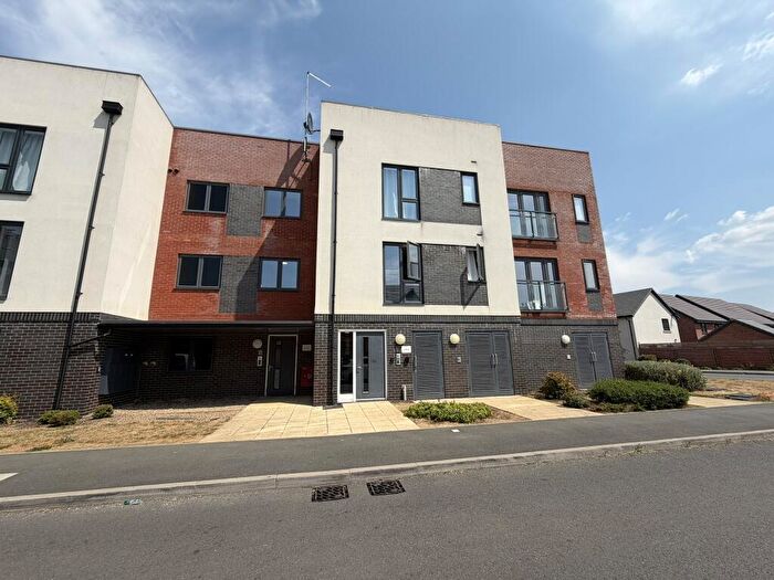 2 Bedroom Flat For Sale In Newstead Way, Daventry, NN11