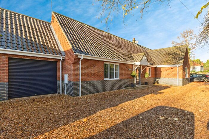 4 Bedroom Semi-Detached Bungalow For Sale In Ovington Road, Thetford, IP25