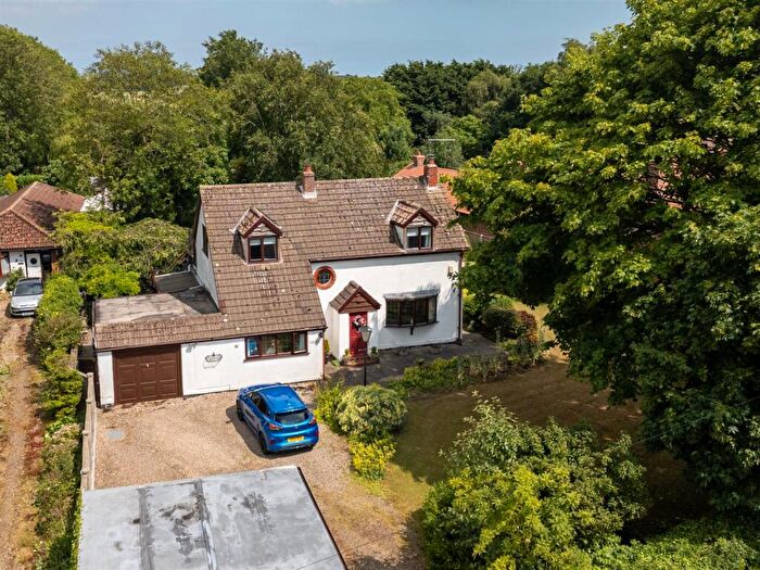 3 Bedroom Detached House For Sale In Dalton Lane, Halsham, HU12