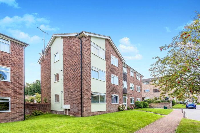 2 Bedroom Apartment To Rent In Sharrow Close, Haywards Heath, RH16