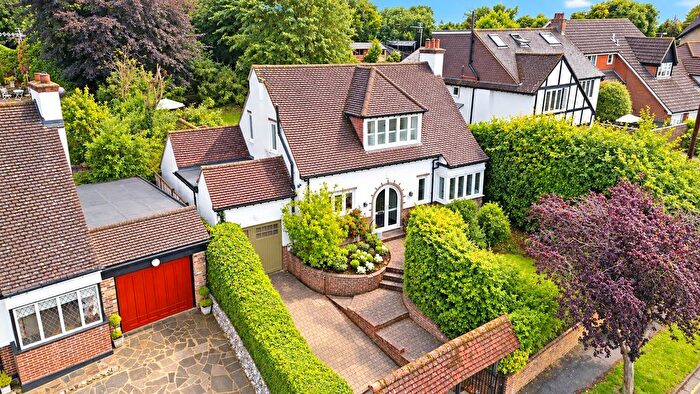 4 Bedroom Detached House For Sale In Lackford Road, Chipstead, Coulsdon, CR5