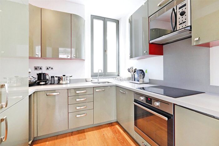 2 Bedroom Flat To Rent In Hanway Place, London, W1T