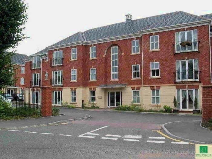 2 Bedroom Flat To Rent In Priory Walk, Hinckley, LE10