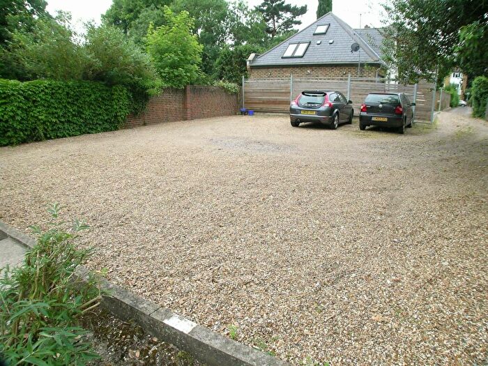 1 Bedroom Flat To Rent In Uxbridge Road, Kingston, KT1