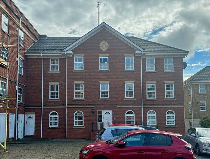 2 Bedroom Flat To Rent In Scholars Court, Northampton, Northamptonshire, NN1
