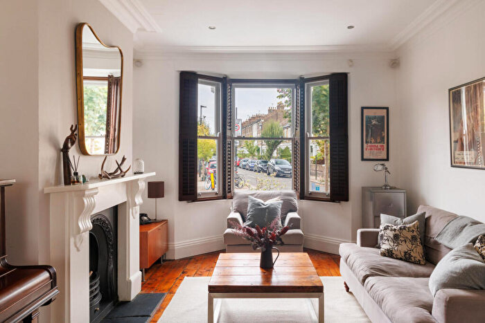 3 Bedroom End Of Terrace House For Sale In Monsell Road, London, N4