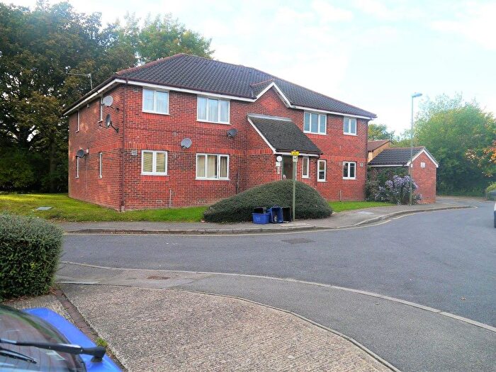 1 Bedroom Flat To Rent In Greenside Close, Whetstone, N20