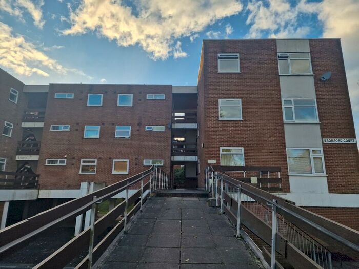 2 Bedroom Maisonette To Rent In Houldey Road, Northfield, B31