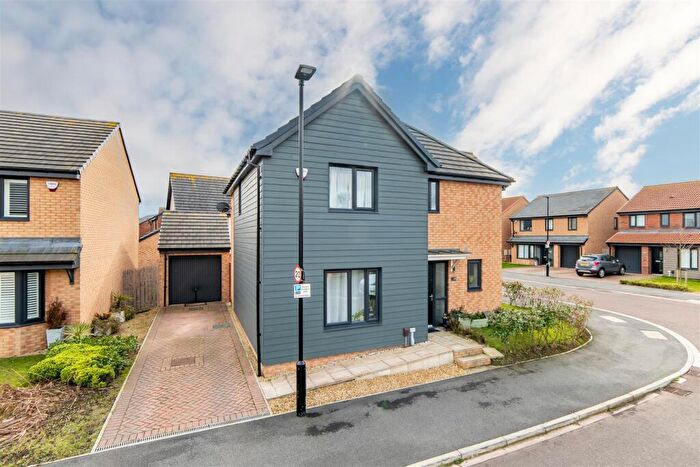 4 Bedroom Detached House For Sale In Eden Park Court, Kenton Bank Foot, NE13