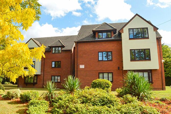2 Bedroom Flat For Sale In Carisbrooke Road, Knighton, Leicester, LE2