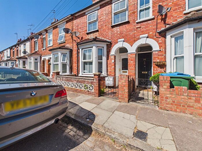 3 Bedroom Terraced House For Sale In Kings Road, Aylesbury, Buckinghamshire, HP21