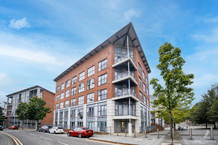 2 Bedroom Apartment For Sale In Alfred Knight Way, Park Central, Birmingham City Centre, B15