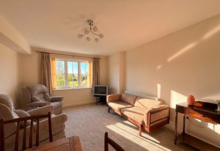 2 Bedroom Flat For Sale In The Meads, Ongar Road, Brentwood, CM15
