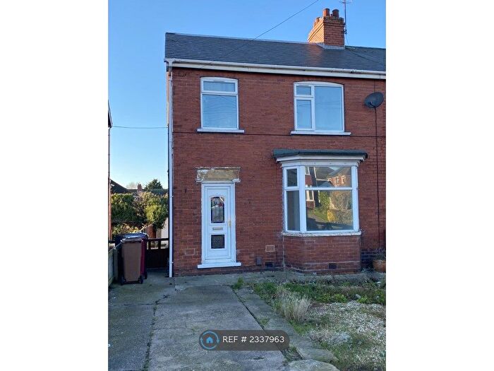 3 Bedroom Semi-Detached House To Rent In Highfield Avenue, Scunthorpe, DN15
