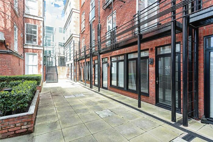 1 Bedroom Maisonette For Sale In Upper Third Street, Milton Keynes, Buckinghamshire, MK9