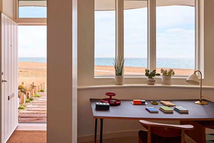 2 Bedroom Detached House For Sale In Shoreline Crescent, Folkestone, Kent, CT20