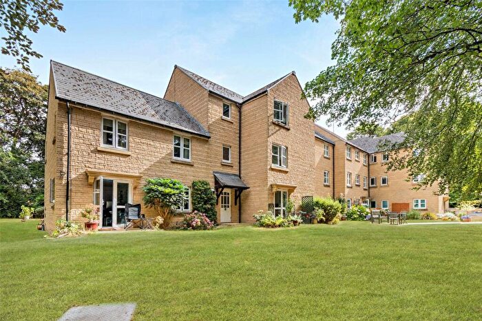 1 Bedroom Apartment For Sale In Kingstone Court, Ward Road, Chipping Norton, OX7