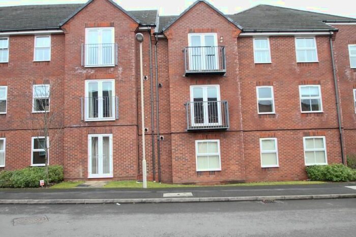 2 Bedroom Flat To Rent In Brett Young Close, Halesowen, West Midlands, B63