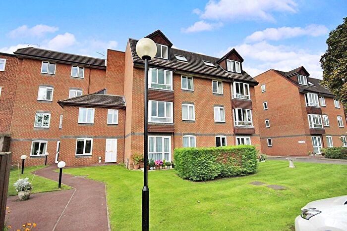 1 Bedroom Apartment For Sale In Kingston Lodge, New Malden, KT3