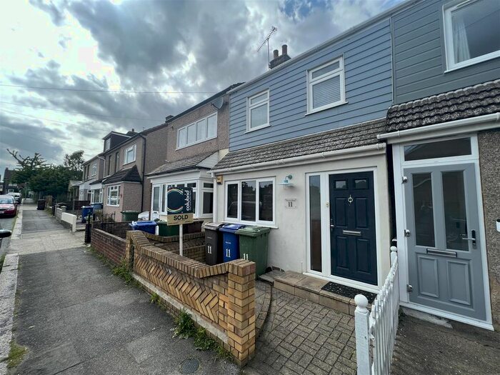 3 Bedroom Terraced House To Rent In Copland Road, Stanford-Le-Hope, SS17