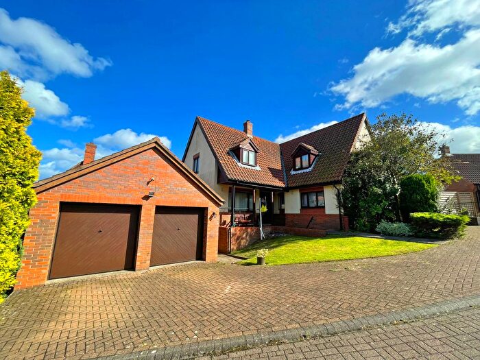 5 Bedroom Detached House For Sale In Bickley Howe, Scarborough, YO12