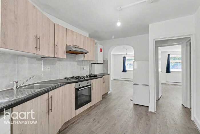 1 Bedroom Apartment For Sale In Haldan Road, London, E4
