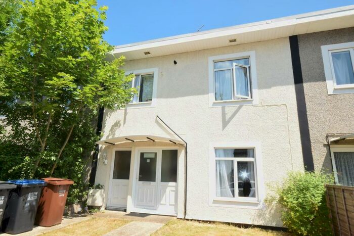4 Bedroom House To Rent In Furzen Crescent, Hatfield, AL10