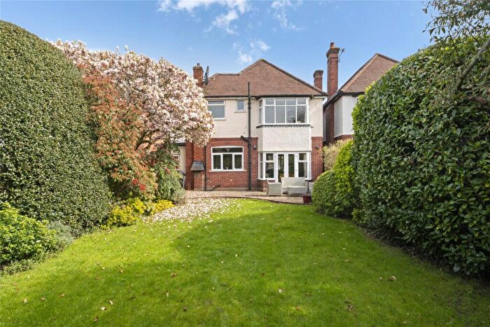 3 Bedroom Detached House For Sale In Eastmont Road, Esher, Surrey, KT10